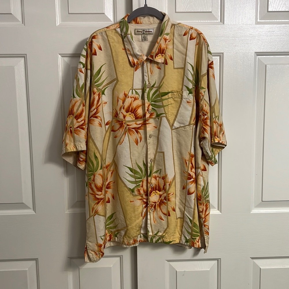 #90- Tommy Bahama 100% Silk Hawaiian Button Up Shirt  Tropical Floral Size XXL